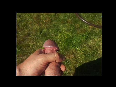 ❤️ گرم hottie پنهنجي گلابي pussy fucked حاصل ڪري ۽ هڪ اونهاري جي باغ ۾ squirt سان cums ❤️ مقعد فحش